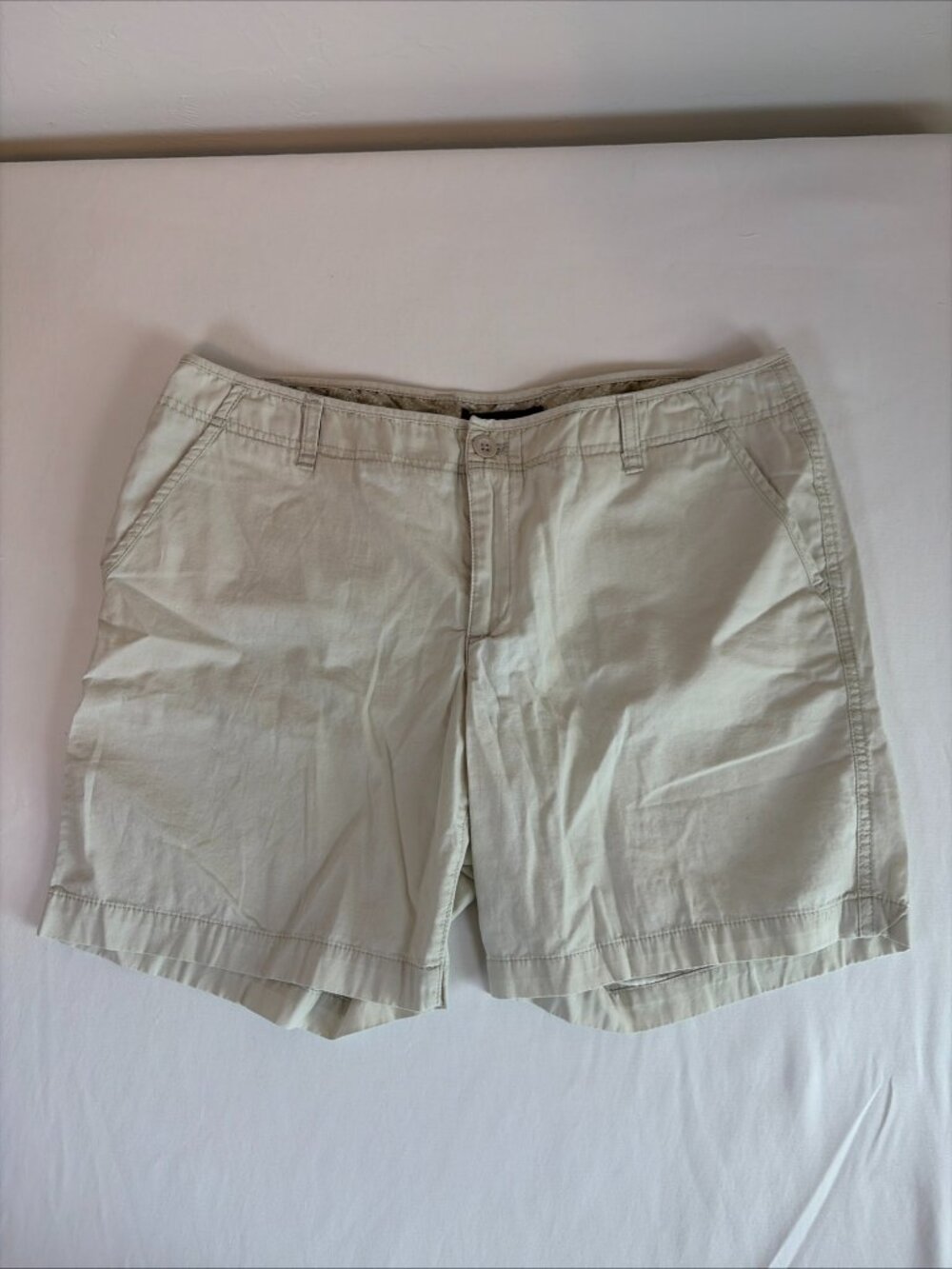 Eddie Bauer Chino Shorts Women's 14 Cream